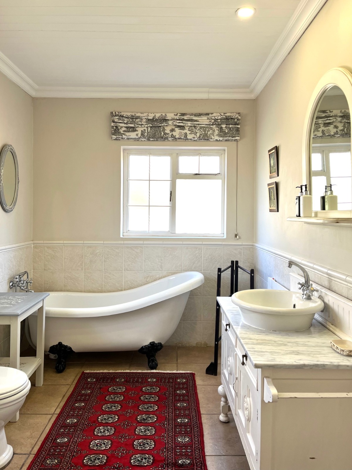 Clawfoot bath